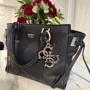 ✨ GUESS Black Medium Handbag – Silver Hardware & Chic Style ✨